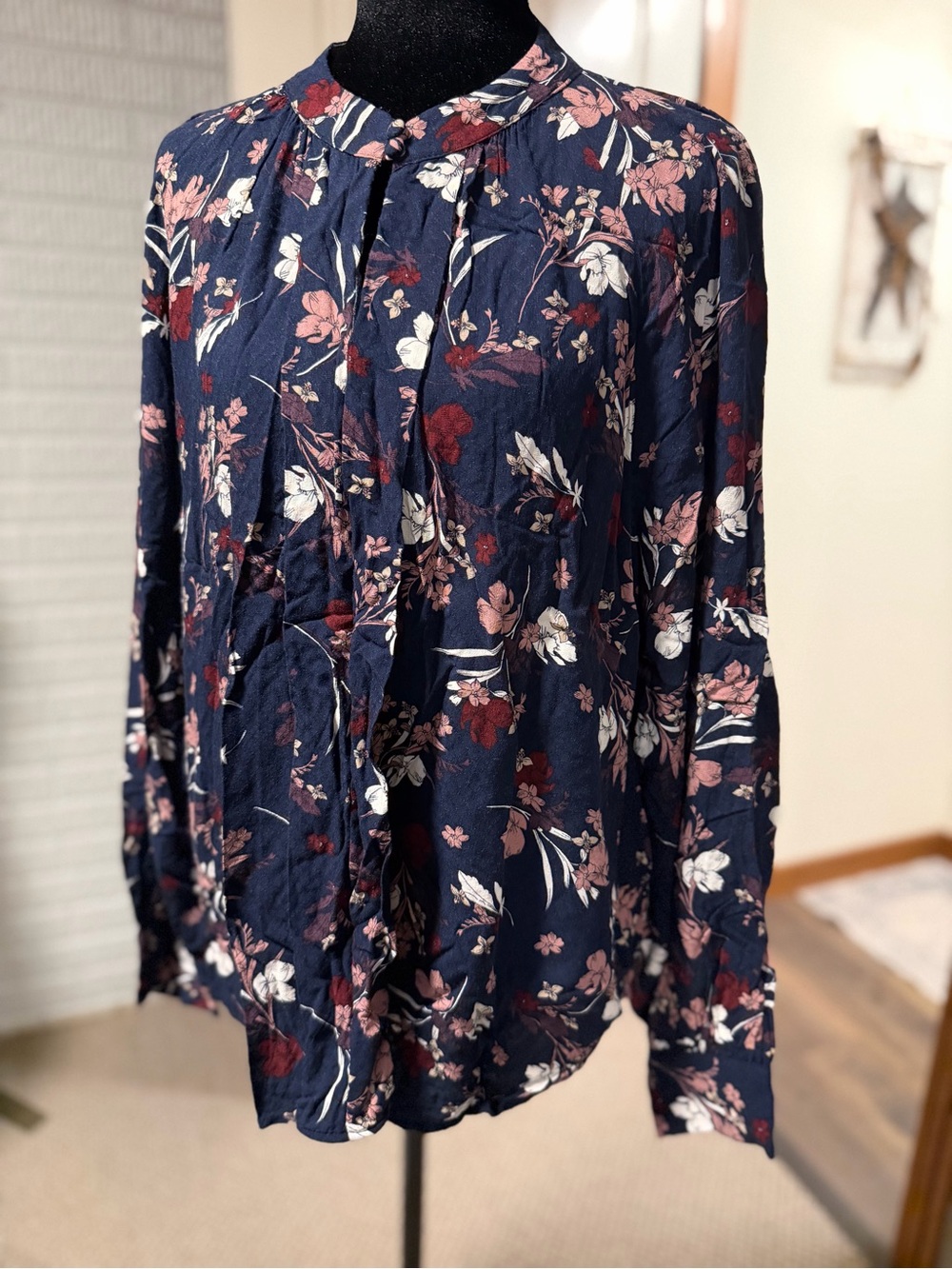 Liz Claiborne XL Navy Floral Long Sleeve Keyhole Blouse Fall Workwear